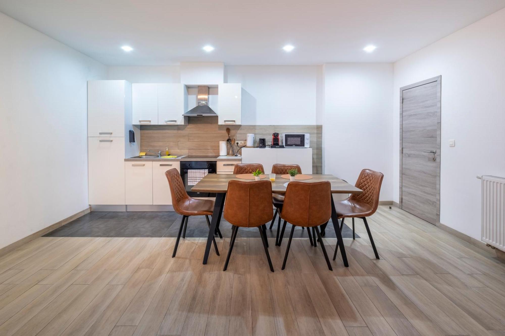 Nomad Apartments - Henin Шарлеруа Номер фото