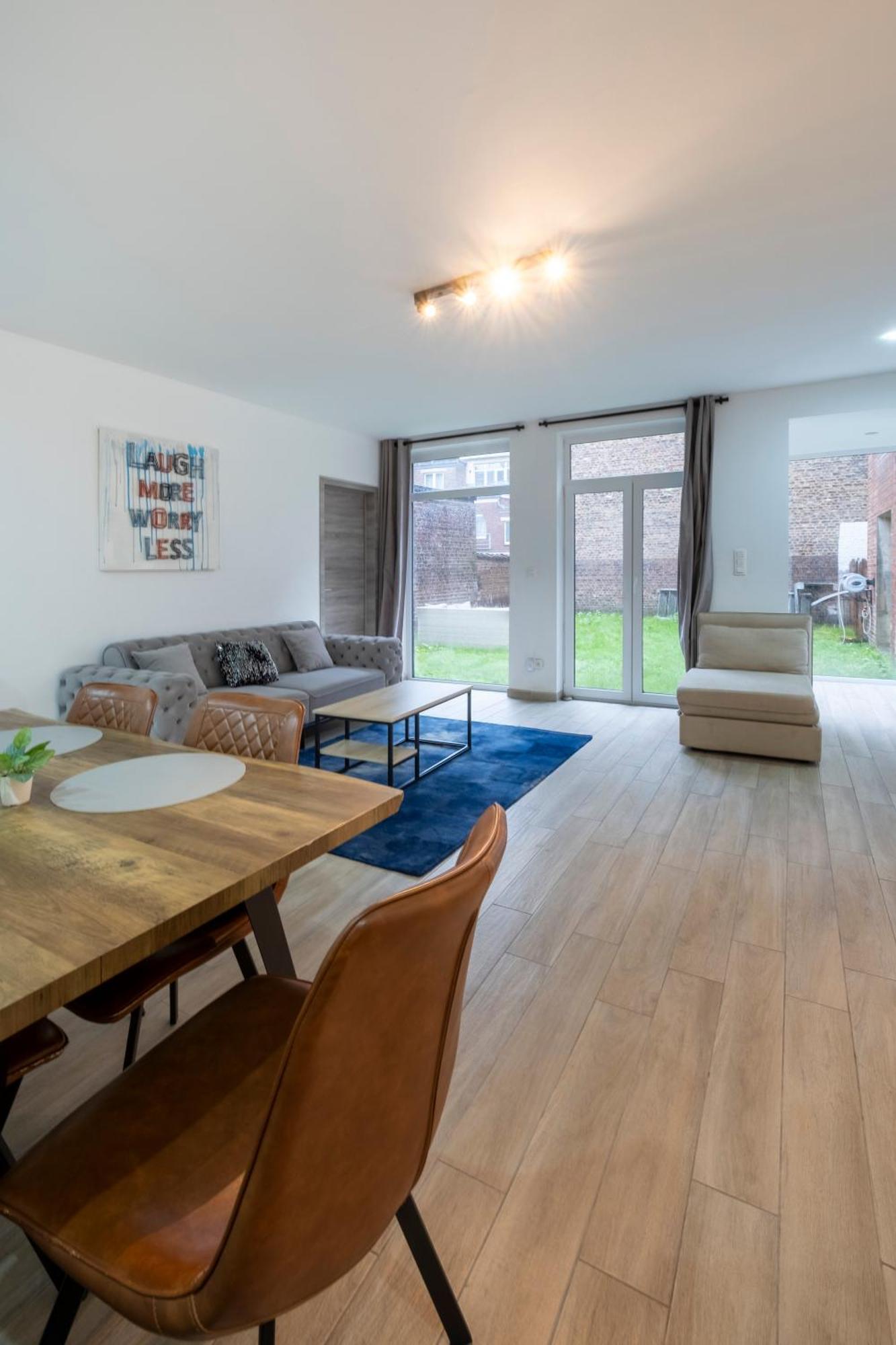 Nomad Apartments - Henin Шарлеруа Номер фото