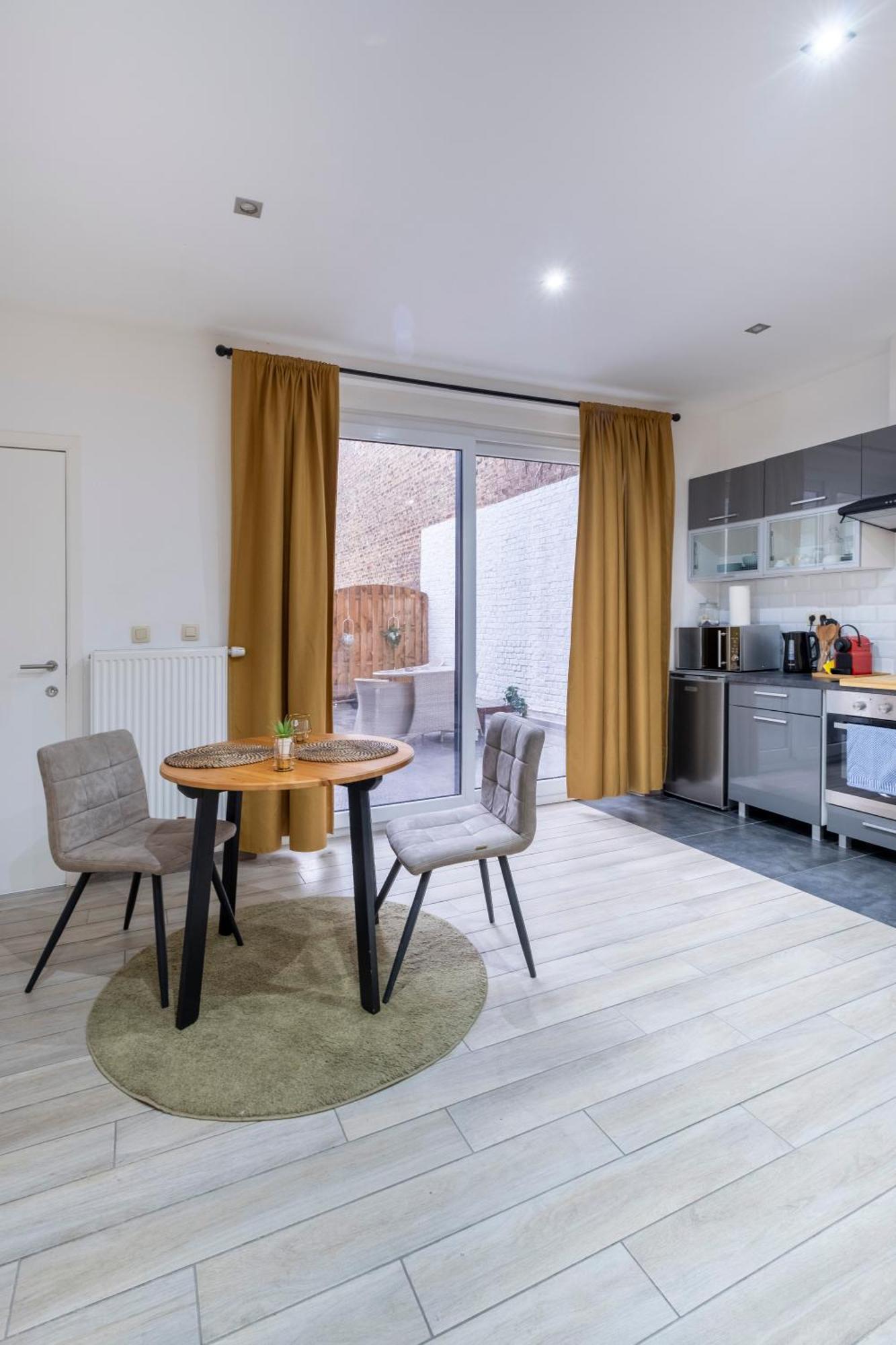 Nomad Apartments - Henin Шарлеруа Номер фото